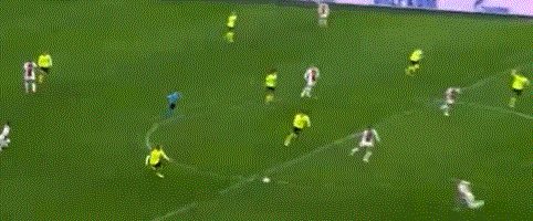 1635974311870013176.gif 世界杯比赛在线观看平台-【欧冠】狐媚染红罗伊斯点射 贾府3比1逆转多特出线